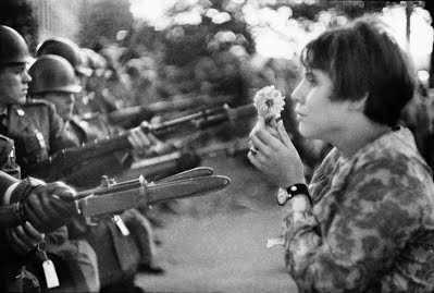 Manif-guerre-Viet-M.-Riboud-1967.jpg